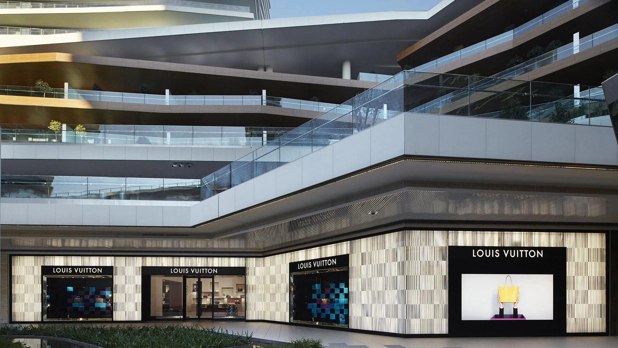 louis-vuitton--StFi_Louis_Vuitton_ISTANBUL_4_ZORLU_CENTER_268_1_v2_DI3